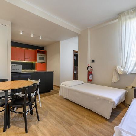 Crosti Apartments โรม ภายนอก รูปภาพ